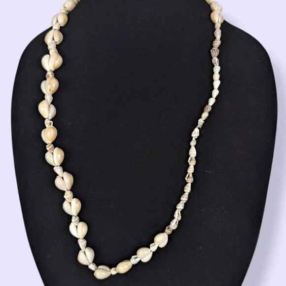 (2/$20) Graduated Shell Infinity Necklace - Picture 4 of 5